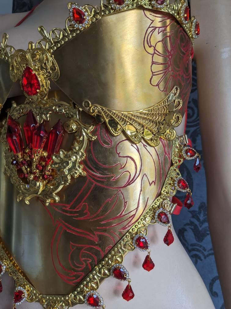 Corset Armure Cœur Sacré – Art Nouveau Laiton Doré & Cristaux Pièce Unique | Tokyo Stories