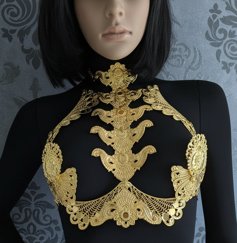 Top Armure Harnais Doré – Dentelle Métal Pièce Unique | Tokyo Stories