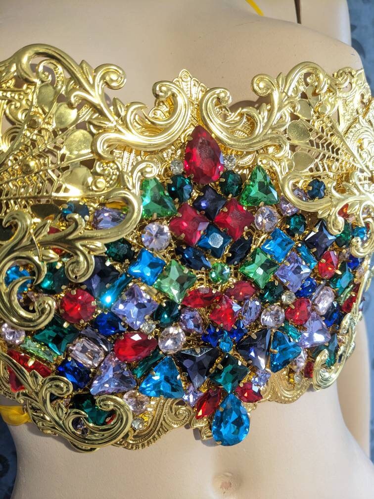 Bustier Armure Art Nouveau – Métal Doré & Strass Multicolores Pièce Unique | Tokyo Stories