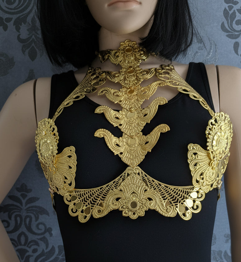 Top Armure Harnais Doré – Dentelle Métal Pièce Unique | Tokyo Stories
