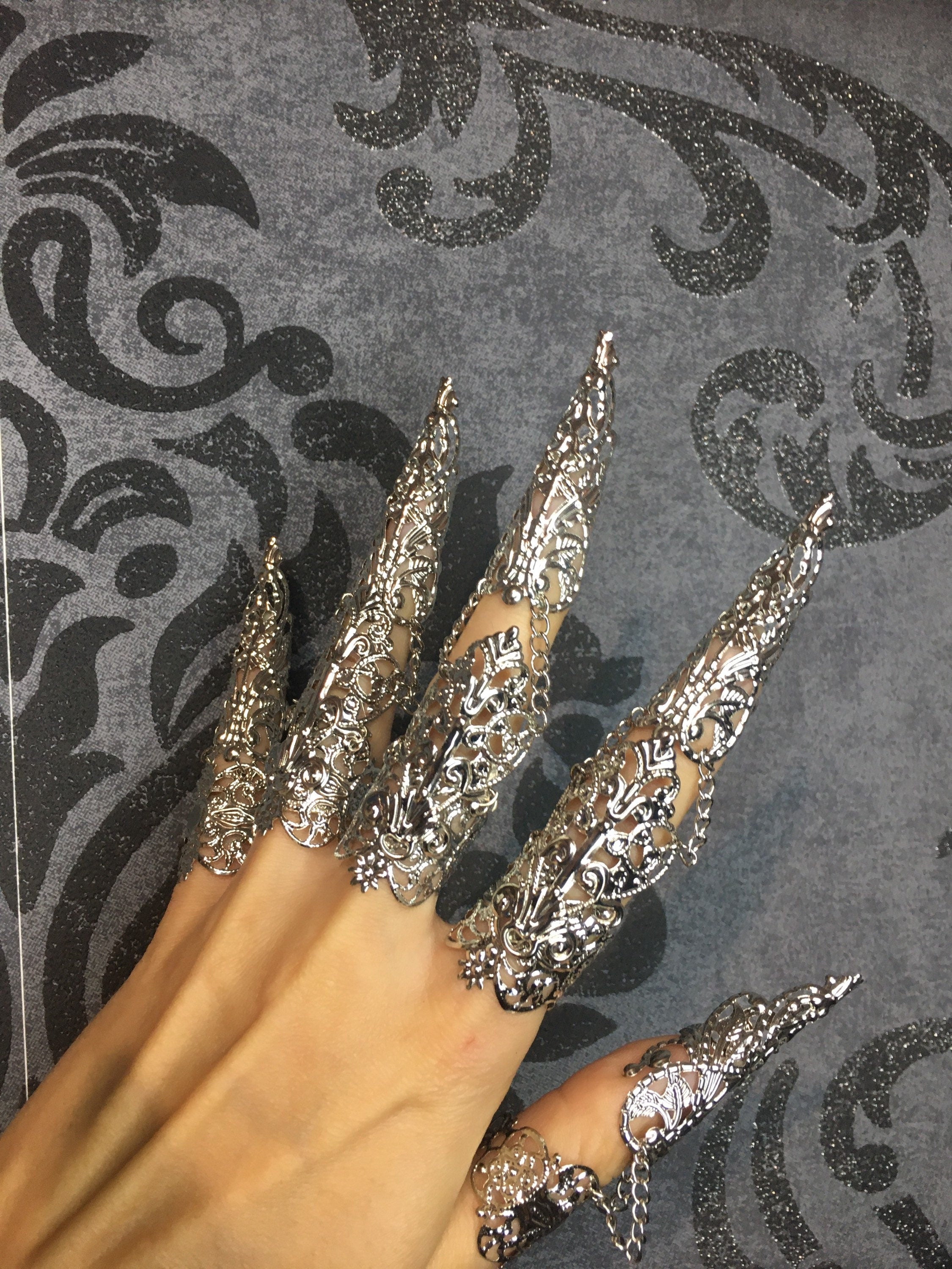 Armures de Doigts Liaisons d'Argent – Griffes & Chaînes Articulées Métal Argenté | Tokyo Stories