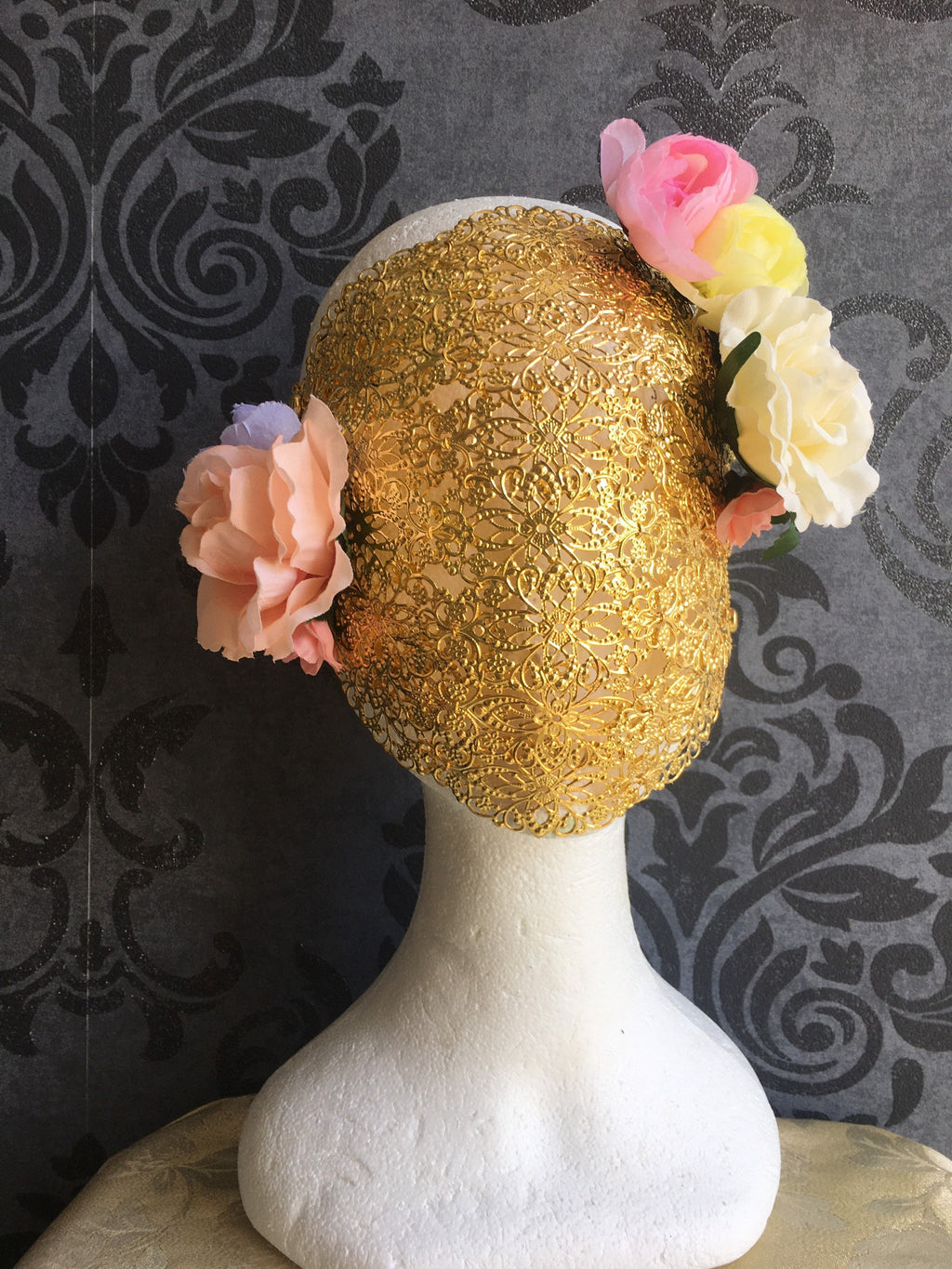 Masque Intégral Jardin d'Acier – Dentelle de Métal Doré & Fleurs | Tokyo Stories
