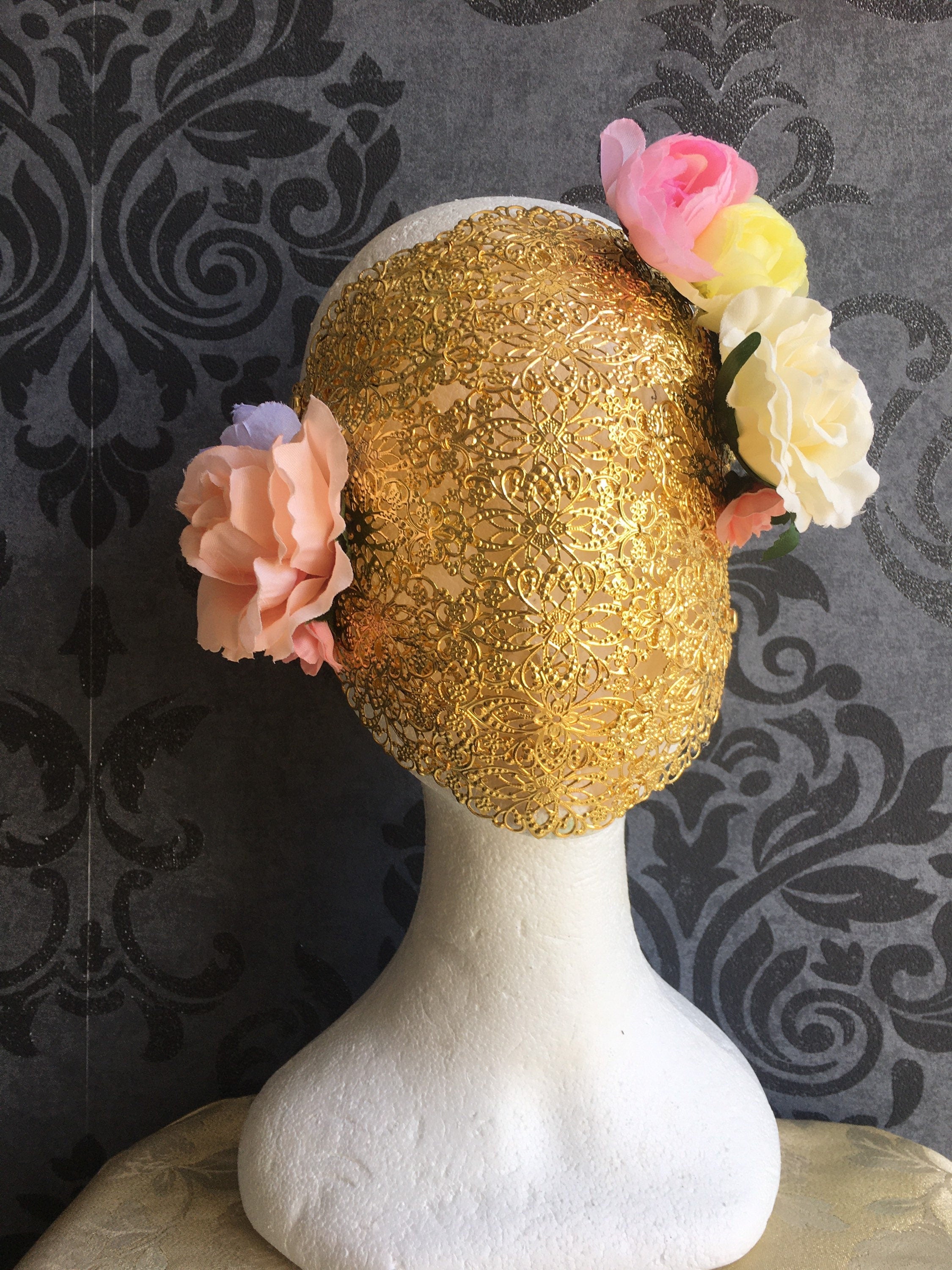 Masque Intégral Jardin d'Acier – Dentelle de Métal Doré & Fleurs | Tokyo Stories