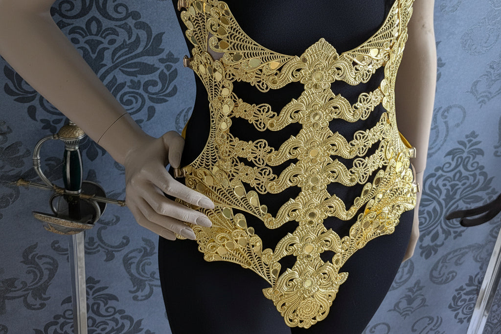 Body Corset Armure Déesse Baroque – Bustier Métal Doré Pièce Unique | Tokyo Stories
