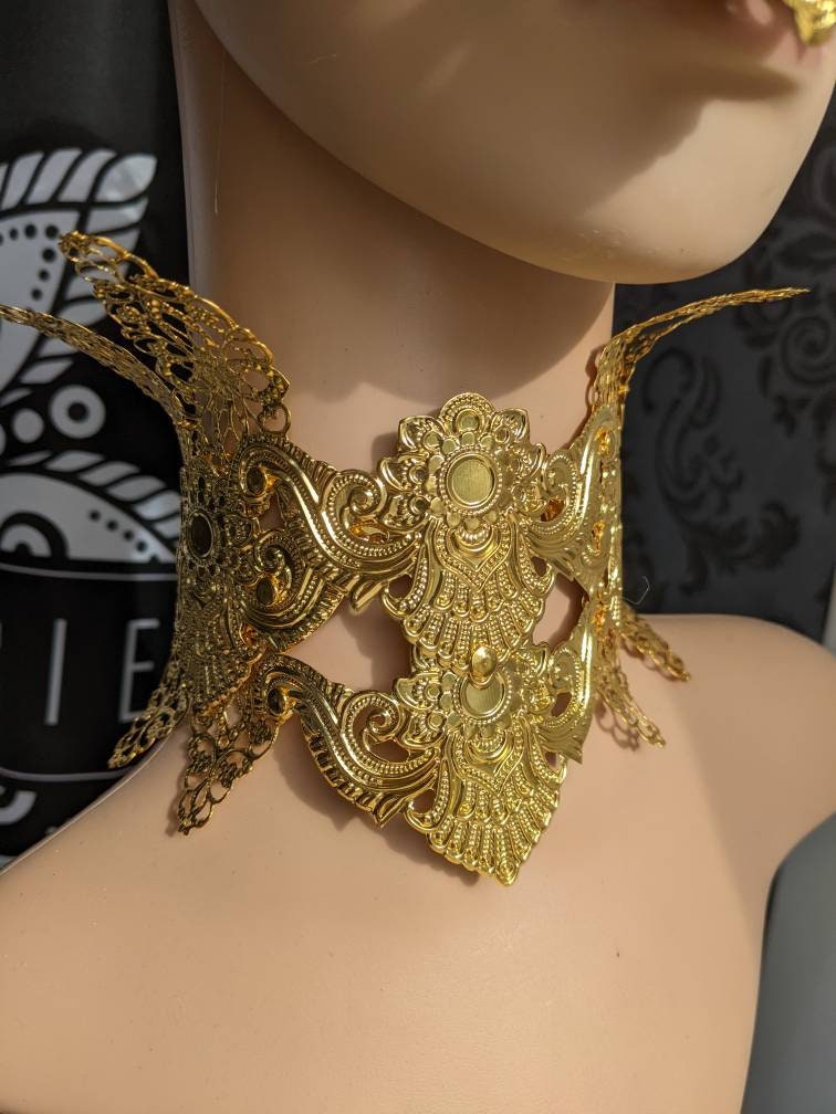 Collier Fraise Impériale – Armure de Cou Dentelle Métal Doré Col Victorien | Tokyo Stories