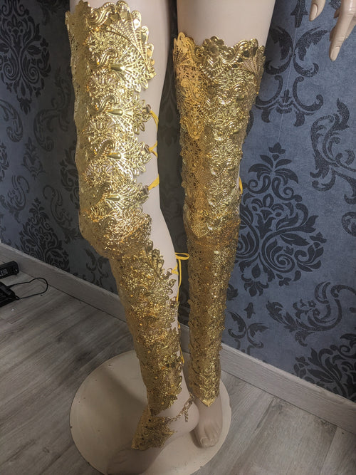 Cuissardes Impériales – Armures de Jambes Métal Doré Articulées Lot de 2 | Tokyo Stories