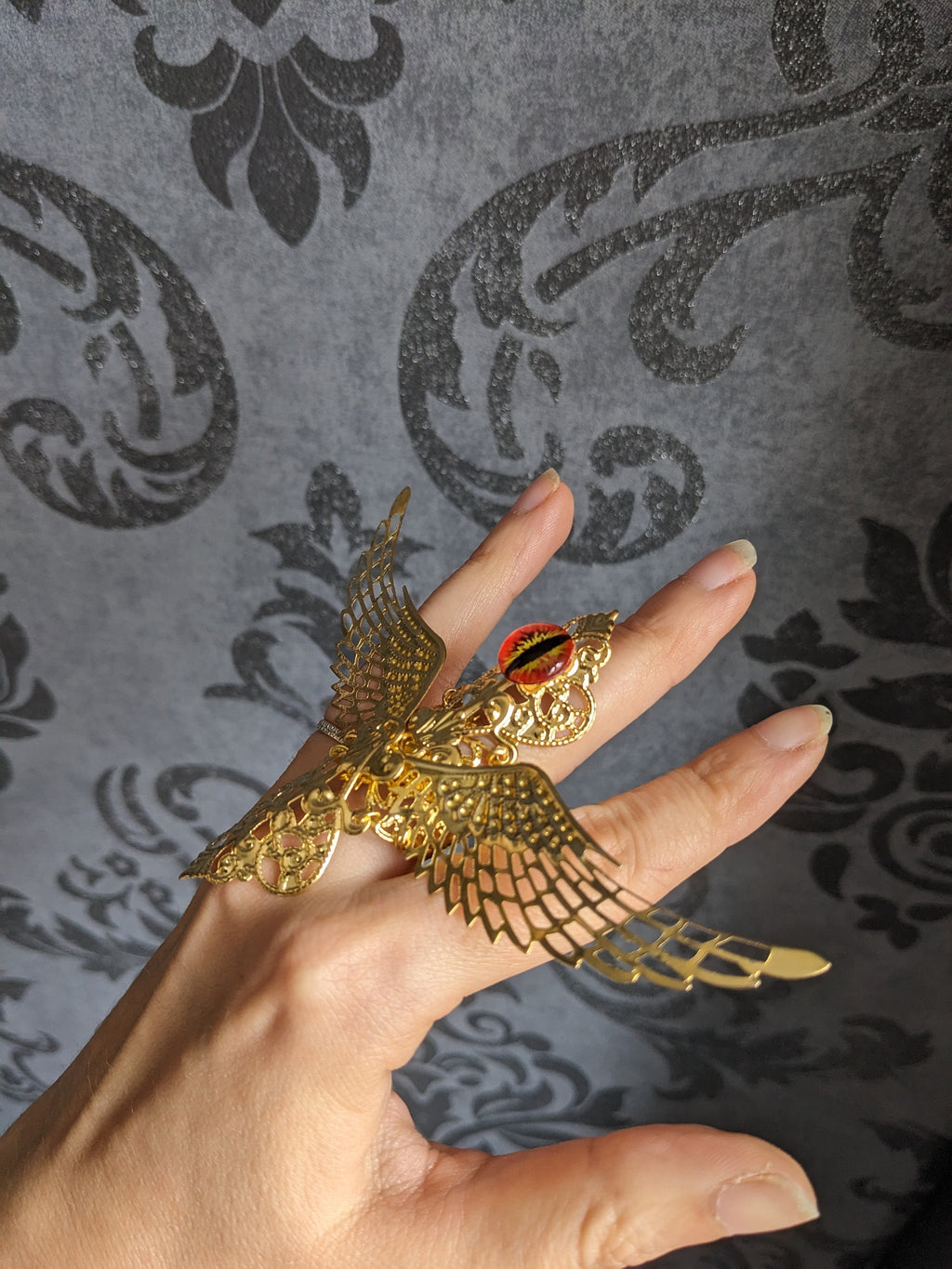 Bague Armure Séraphin – Ailes Déployées & Œil Mystique Métal Doré | Tokyo Stories