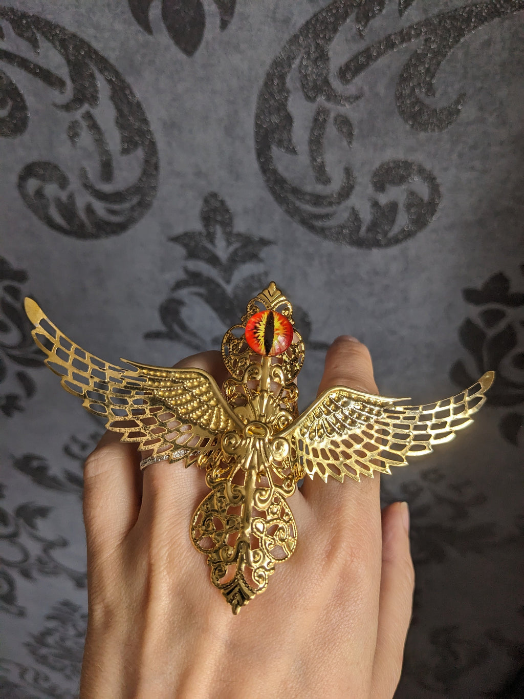Bague Armure Séraphin – Ailes Déployées & Œil Mystique Métal Doré | Tokyo Stories