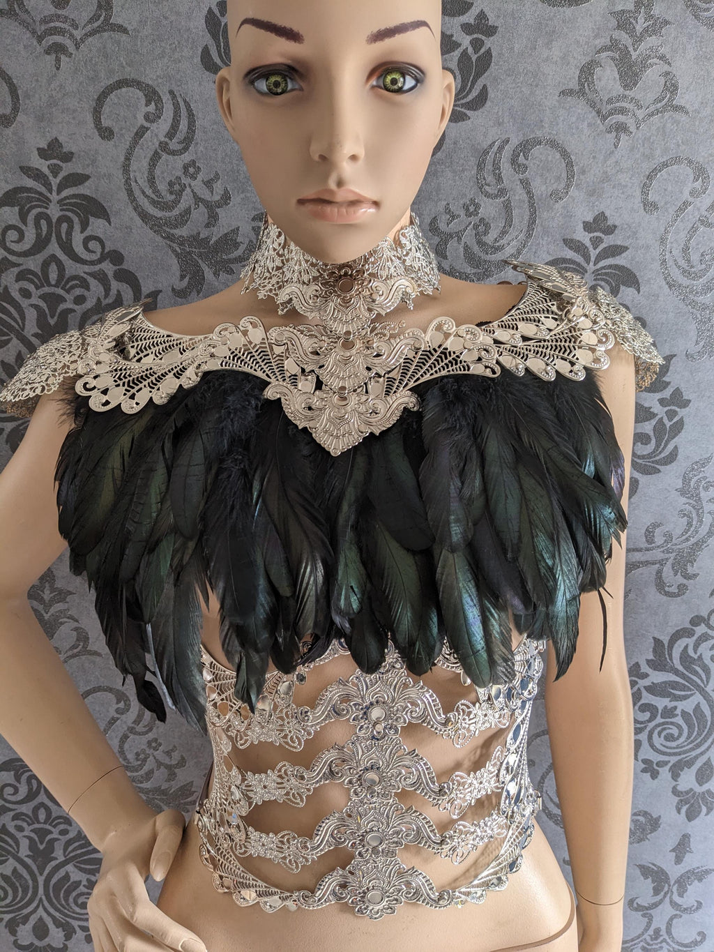 Gorget & Épaulettes Dentelle d'Argent – Armure Cou & Épaules Métal Argenté | Tokyo Stories