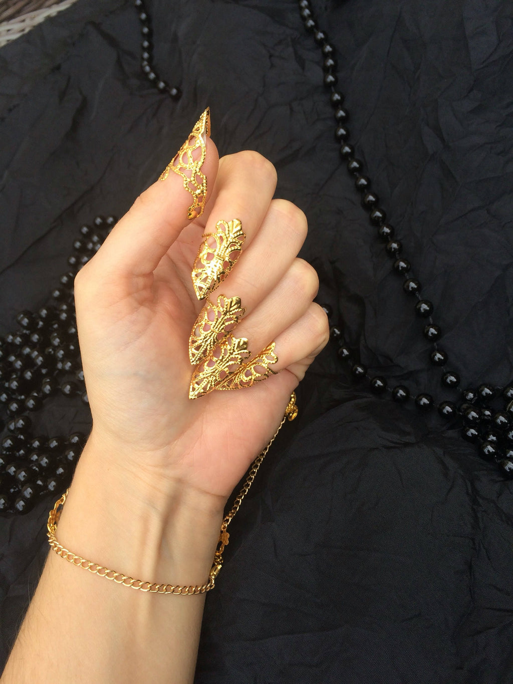 Parure Aura Divine – 10 Griffes & 2 Bijoux de Mains Métal Doré | Tokyo Stories