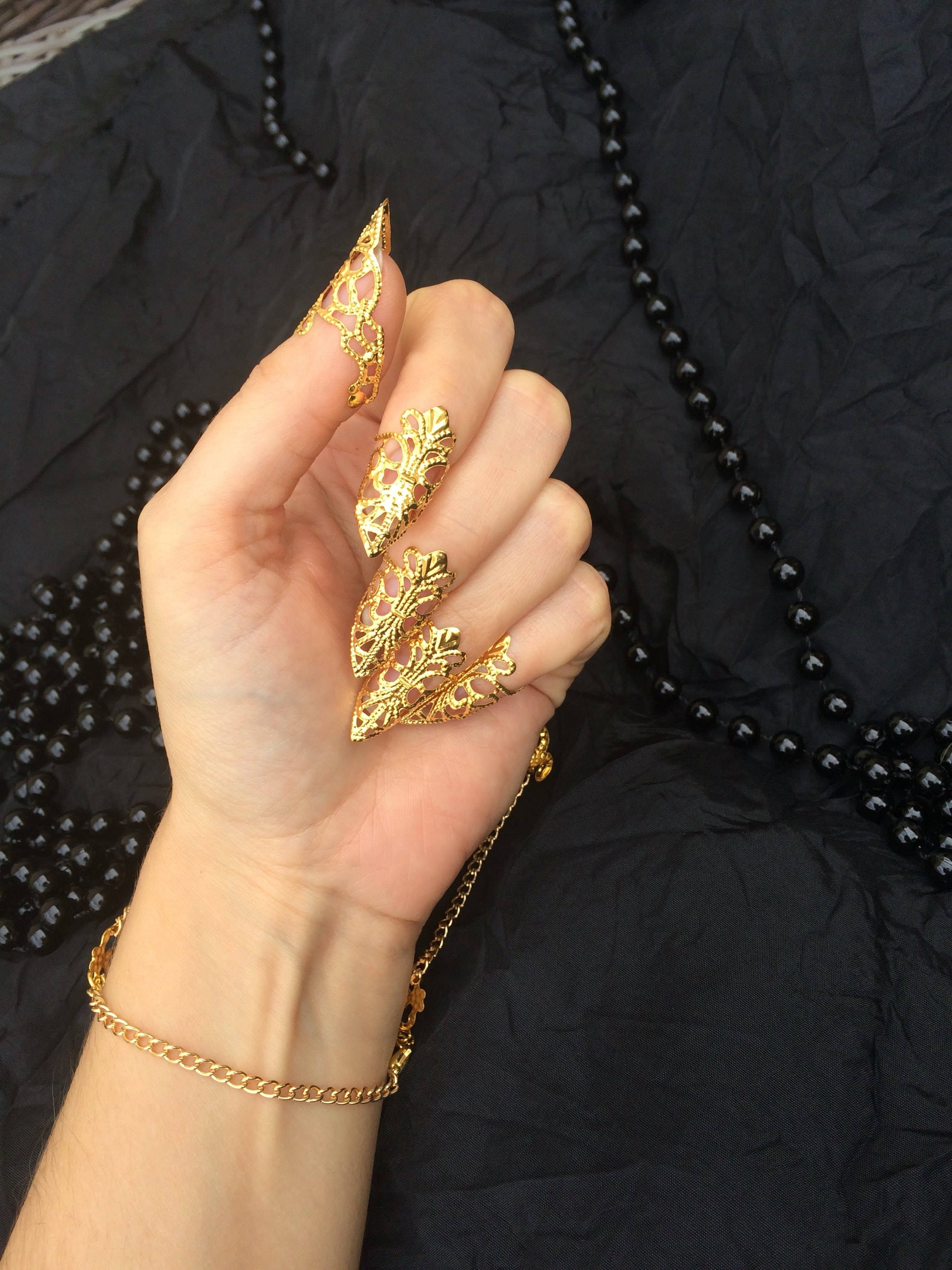 Parure Aura Divine – 10 Griffes & 2 Bijoux de Mains Métal Doré | Tokyo Stories