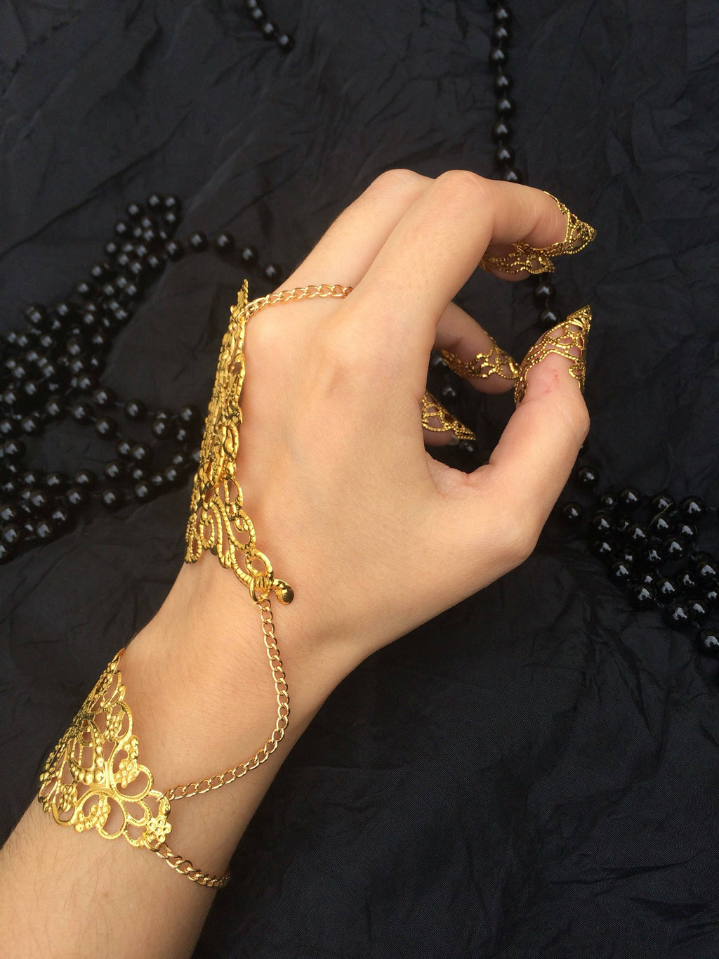 Parure Aura Divine – 10 Griffes & 2 Bijoux de Mains Métal Doré | Tokyo Stories