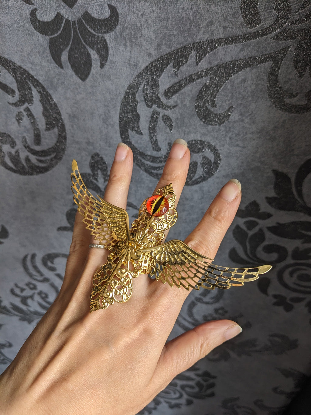 Bague Armure Séraphin – Ailes Déployées & Œil Mystique Métal Doré | Tokyo Stories
