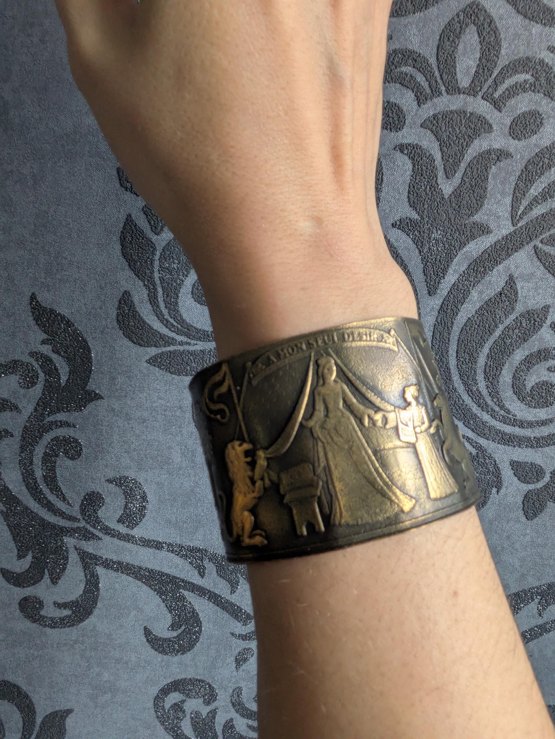 Bracelet À Mon Seul Désir – Manchette Laiton Gravé Dame à la Licorne Médiéval | Tokyo Stories