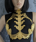 Top Armure Harnais Doré – Dentelle Métal Pièce Unique | Tokyo Stories