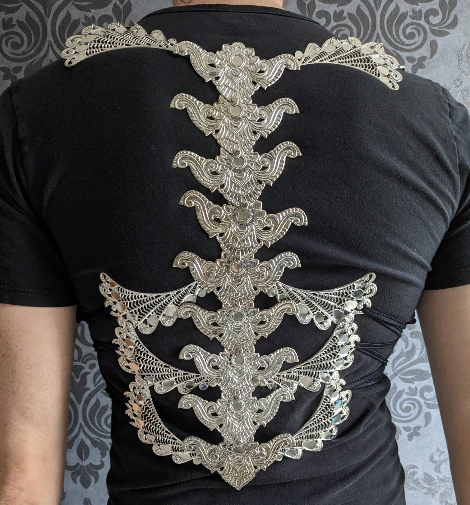 Harnais de Corps Squelette Doré – Cage Thoracique & Colonne Métal Unisexe | Tokyo Stories