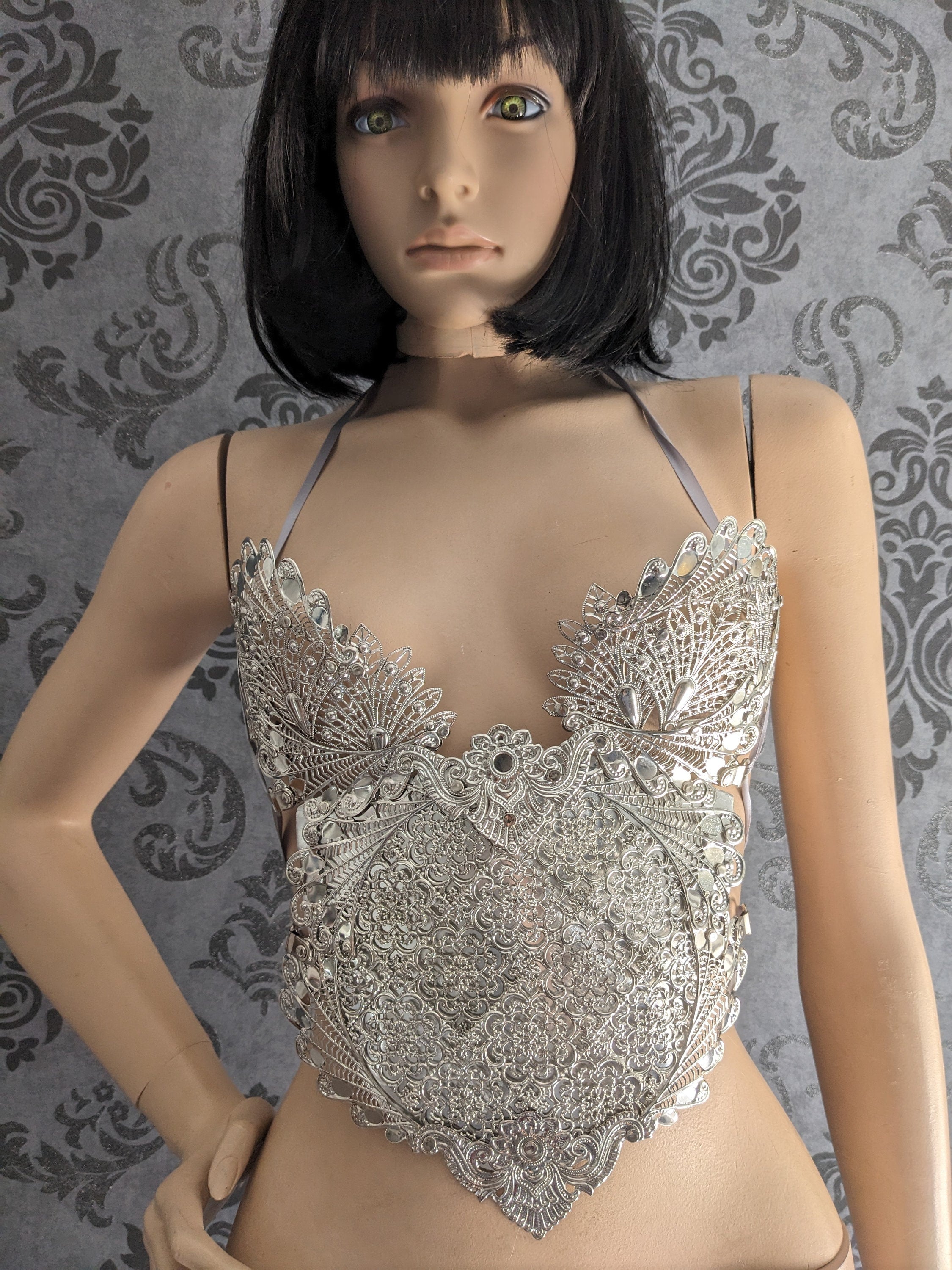Corset Armure Valkyrie d'Argent – Bustier Métal Effet Dentelle Pièce Unique | Tokyo Stories