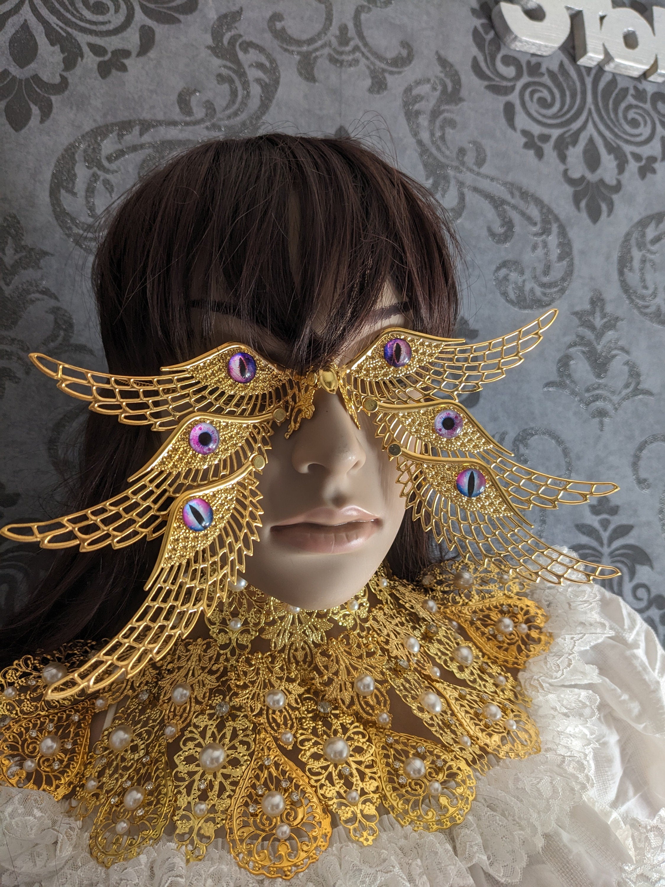 Masque Ange Biblique Ophanim – Parure de Visage Dorée & Ailes Métal | Tokyo Stories