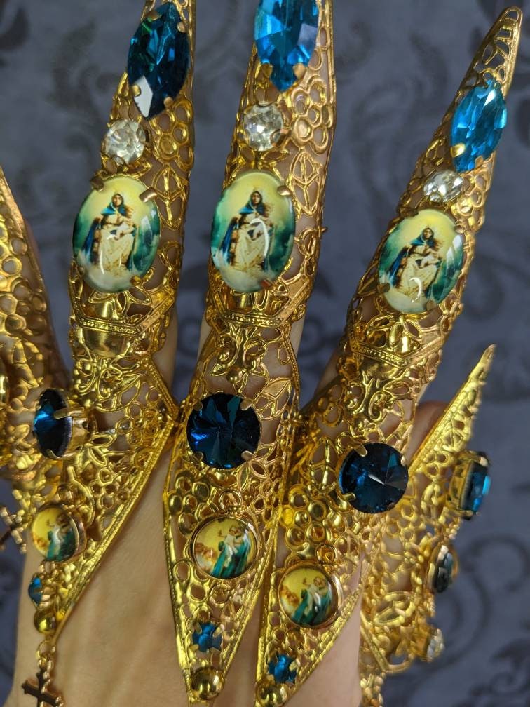 Parure Icône Sacrée – Bijou de Main & 5 Griffes Thème Vierge à l'Enfant | Tokyo Stories