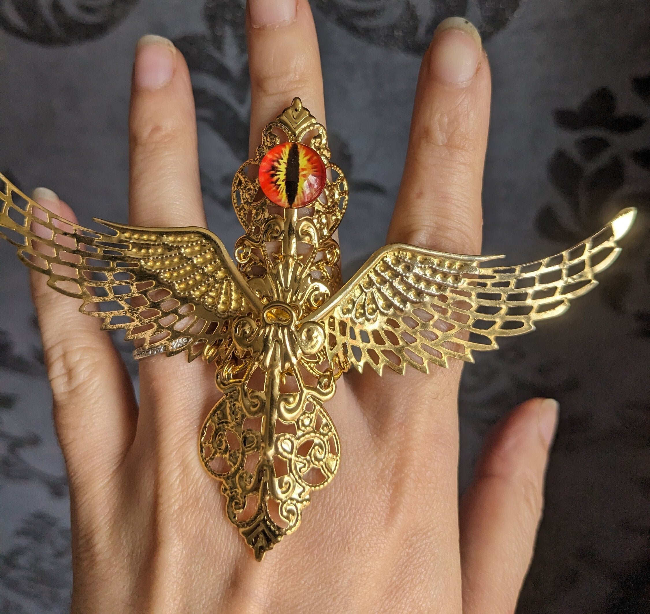 Bague Armure Séraphin – Ailes Déployées & Œil Mystique Métal Doré | Tokyo Stories