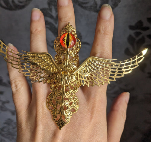 Bague Armure Séraphin – Ailes Déployées & Œil Mystique Métal Doré | Tokyo Stories