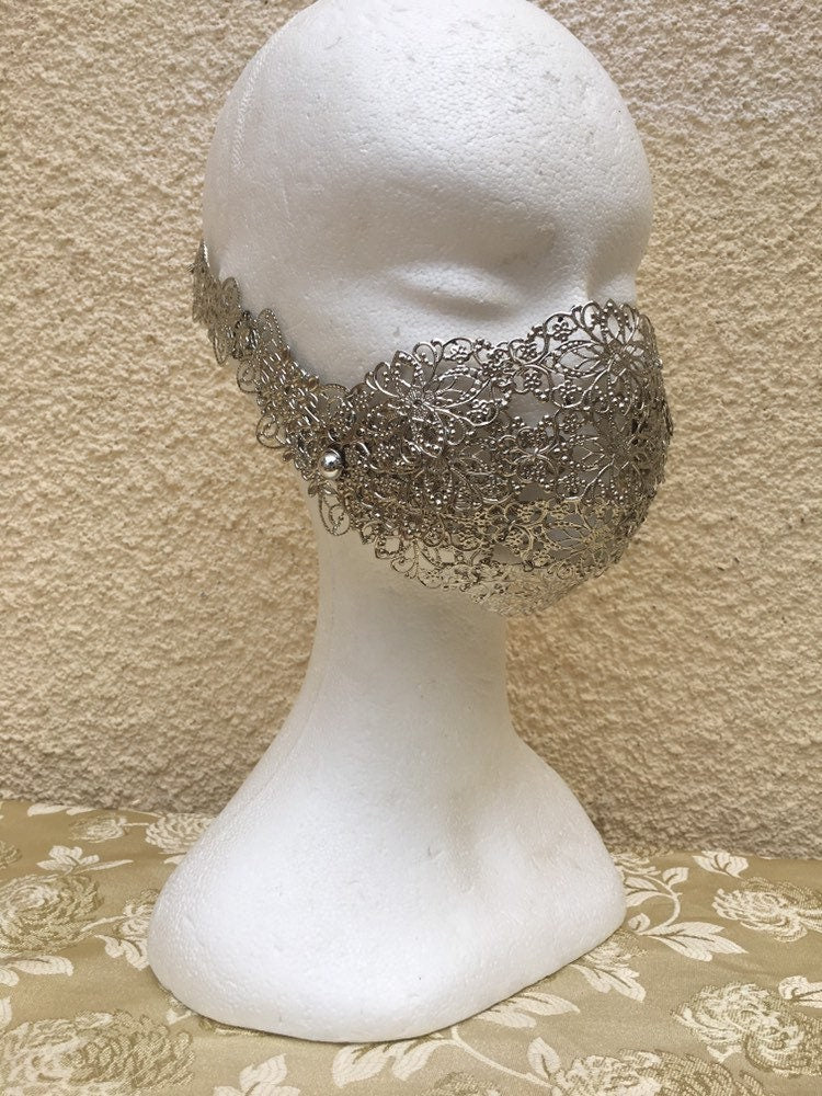 Demi-Masque Cage Argenté – Bijou de Visage Guerrière Métal | Tokyo Stories