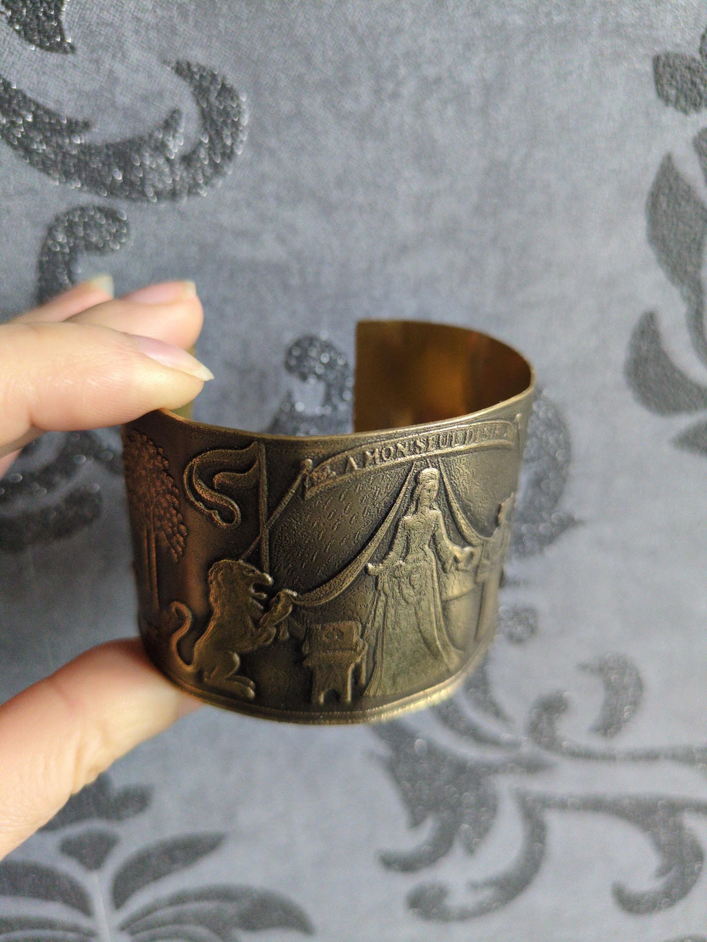 Bracelet À Mon Seul Désir – Manchette Laiton Gravé Dame à la Licorne Médiéval | Tokyo Stories