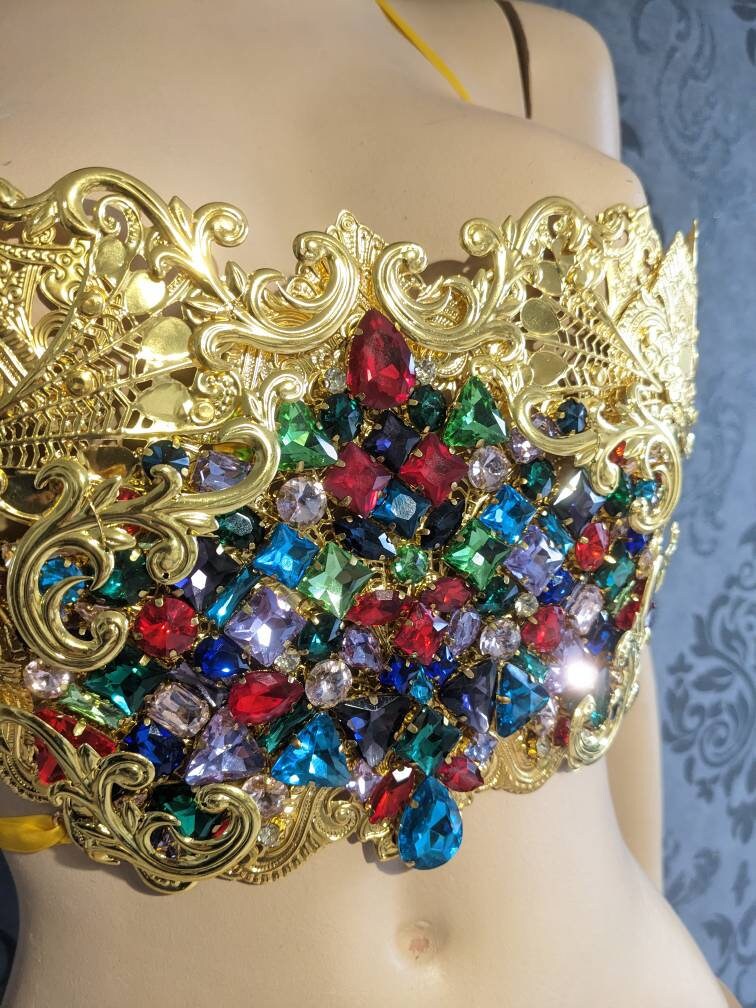 Bustier Armure Art Nouveau – Métal Doré & Strass Multicolores Pièce Unique | Tokyo Stories