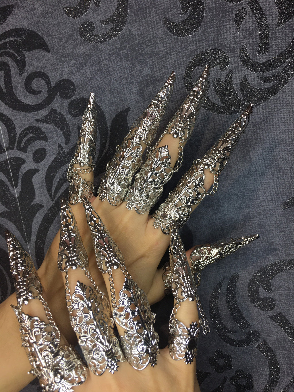 Armures de Doigts Liaisons d'Argent – Griffes & Chaînes Articulées Métal Argenté | Tokyo Stories 10 doigts 10 fingers