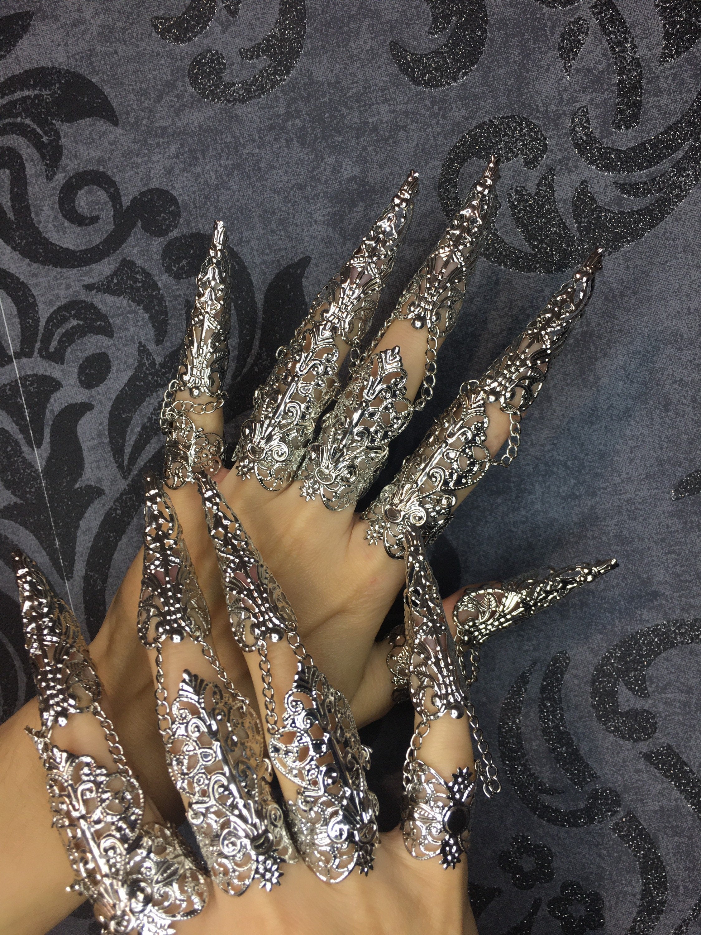 Armures de Doigts Liaisons d'Argent – Griffes & Chaînes Articulées Métal Argenté | Tokyo Stories 10 doigts 10 fingers