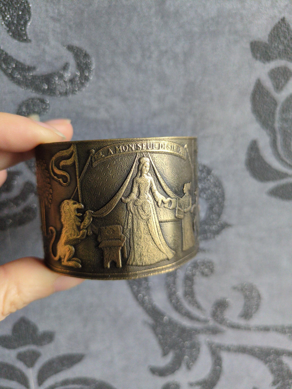 Bracelet À Mon Seul Désir – Manchette Laiton Gravé Dame à la Licorne Médiéval | Tokyo Stories