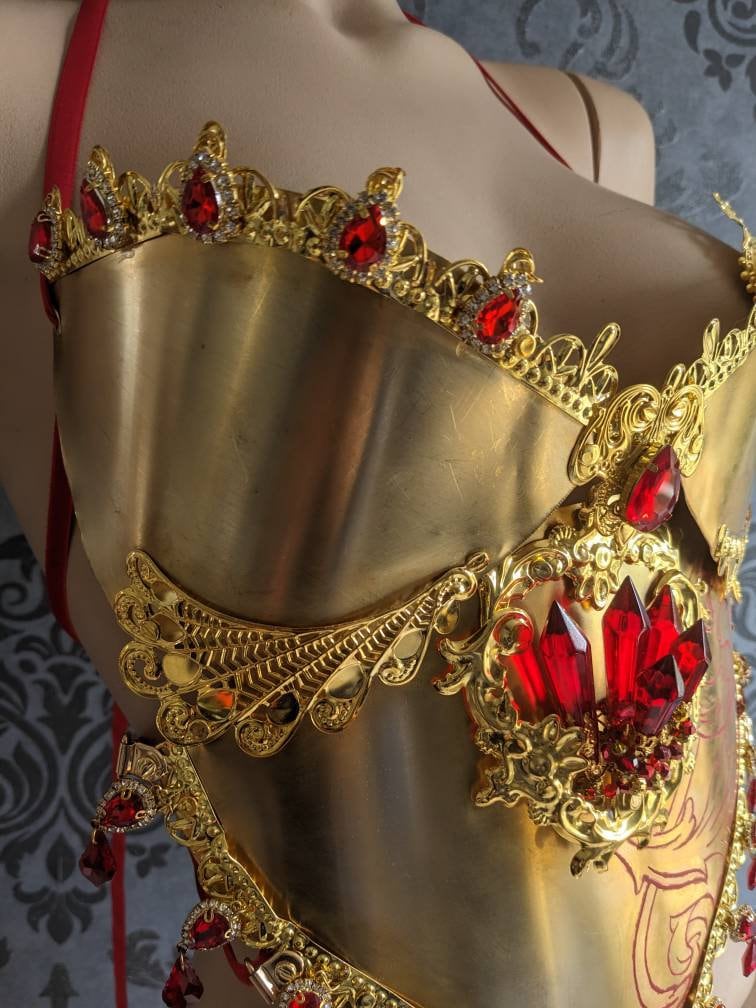 Corset Armure Cœur Sacré – Art Nouveau Laiton Doré & Cristaux Pièce Unique | Tokyo Stories