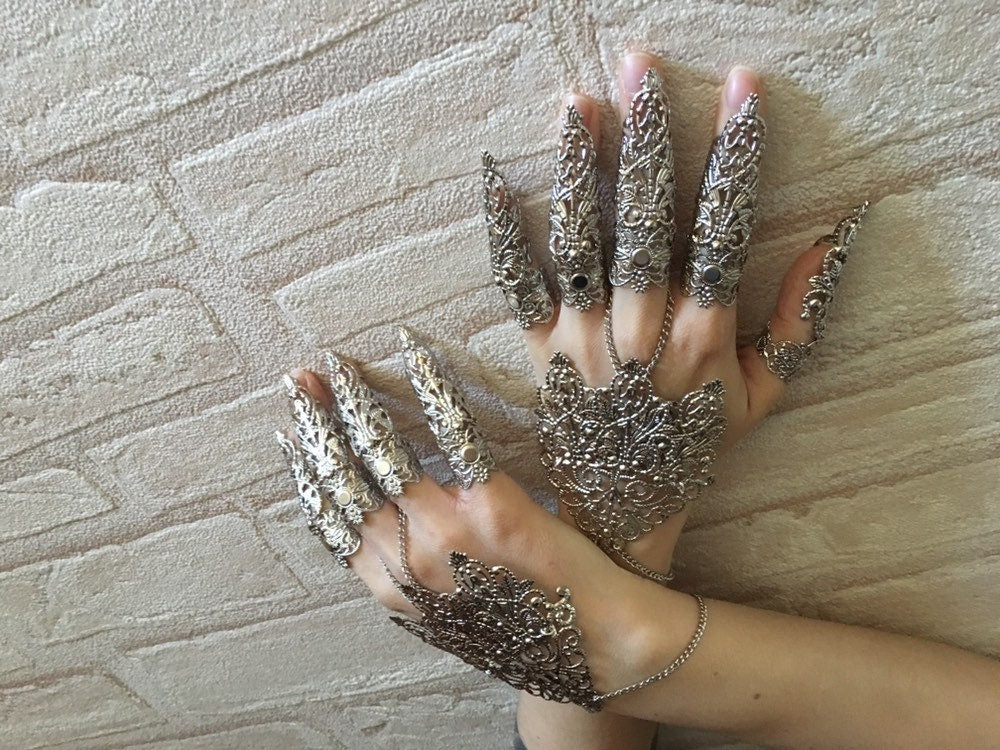 Parure Gant d'Argent – 10 Griffes Articulées & 2 Bijoux de Mains Métal Argenté | Tokyo Stories