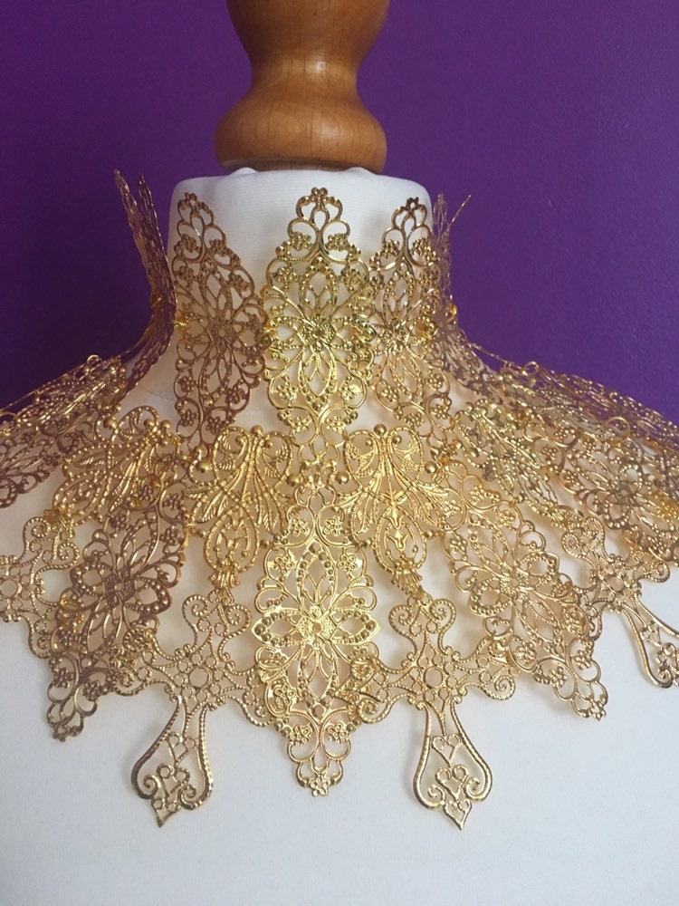 Collier Plastron Valkyrie – Armure de Cou Dentelle Métal Or ou Argent | Tokyo Stories