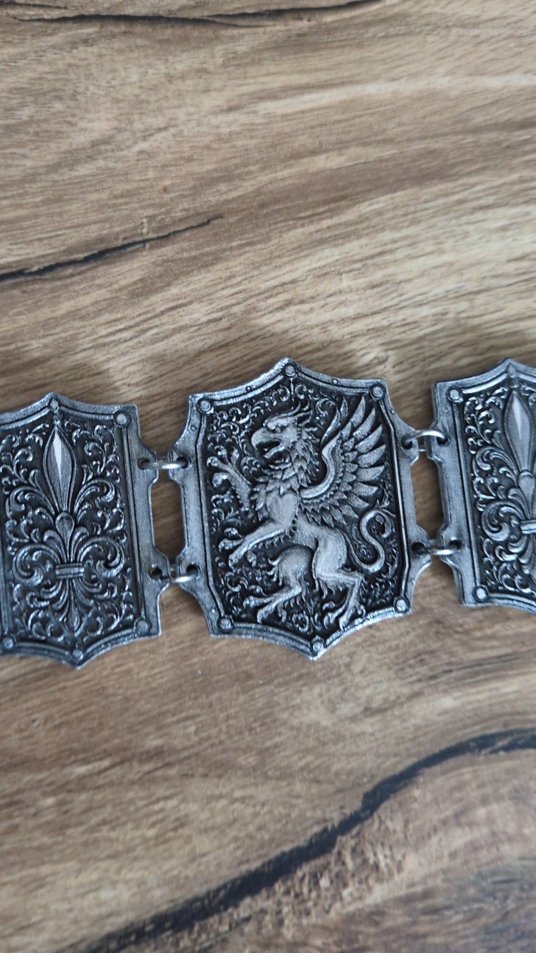 Bracelet Médiéval Blason Griffon – 3 Pièces Dos de Dragon