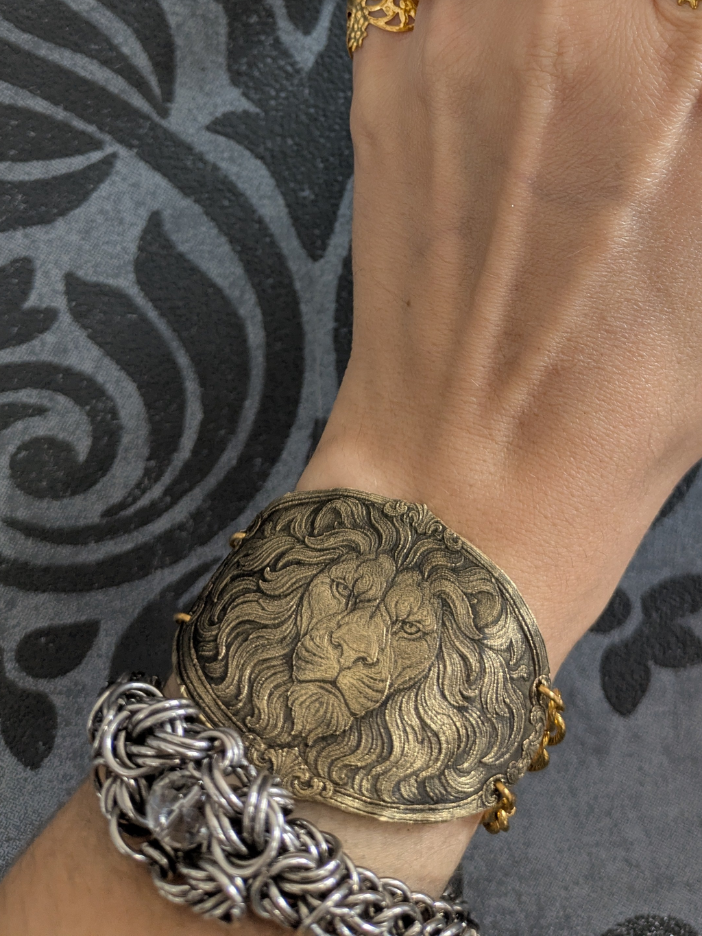Bracelet Lion – Shield Cuff