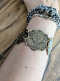 Bracelet Médiéval Laiton Acanthe – Articulé Cotte de Maille Doré