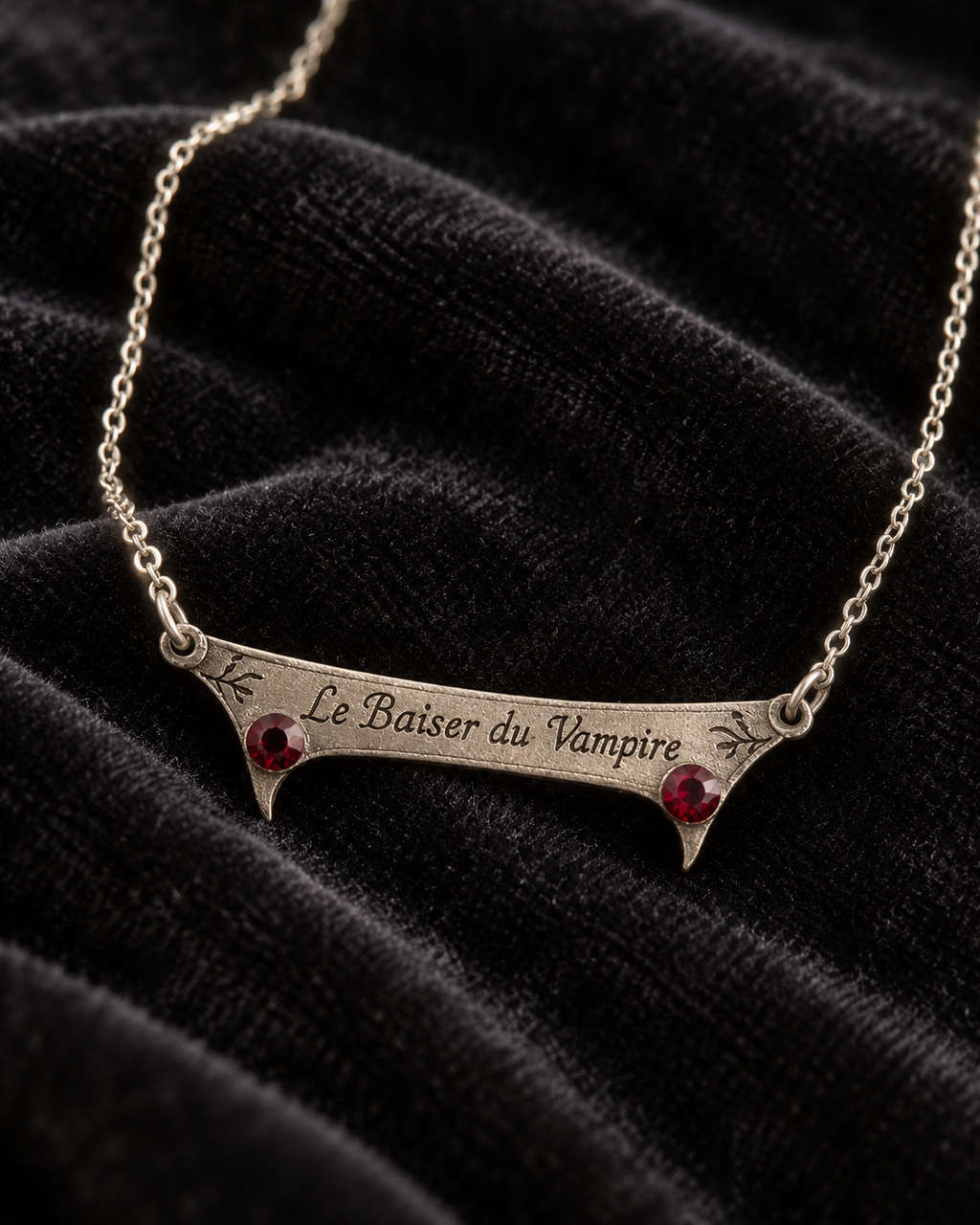Le Baiser du Vampire – Collier/Bracelet Gothique Grenat Dark Romance & Vampirecore