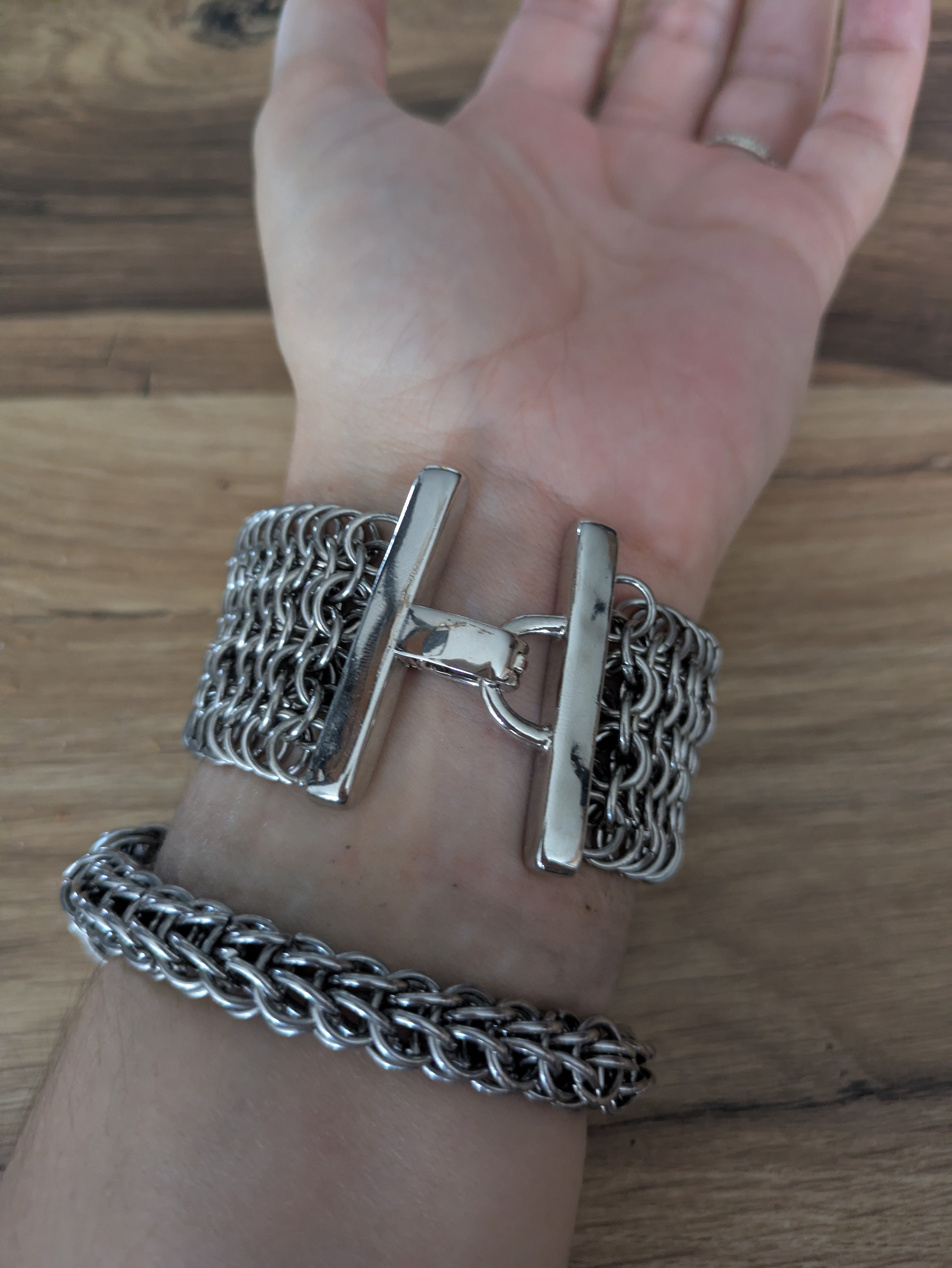 Bracelet Armure Saint Michel Terrassant le Démon – Bijou Medievalcore & Cotte de Maille