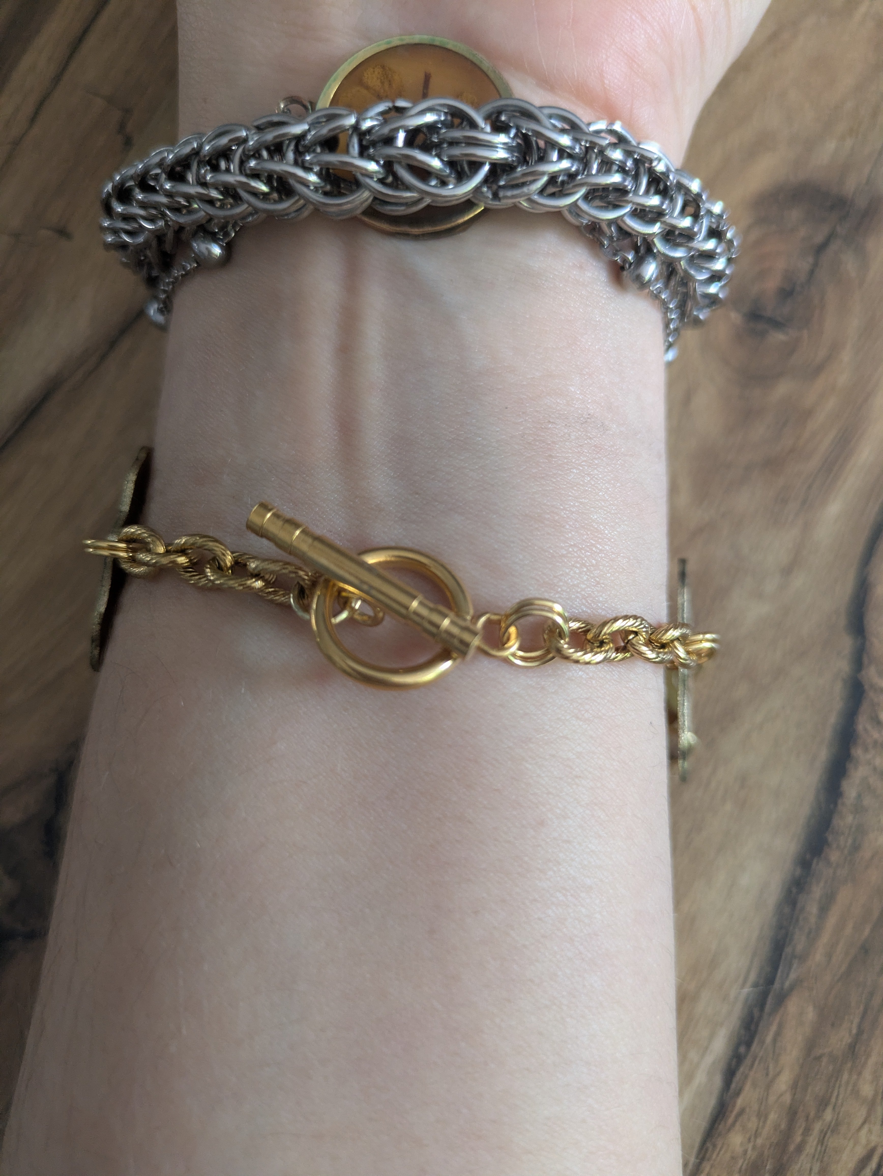 Bracelet Médiéval Laiton Acanthe – Articulé Cotte de Maille Doré