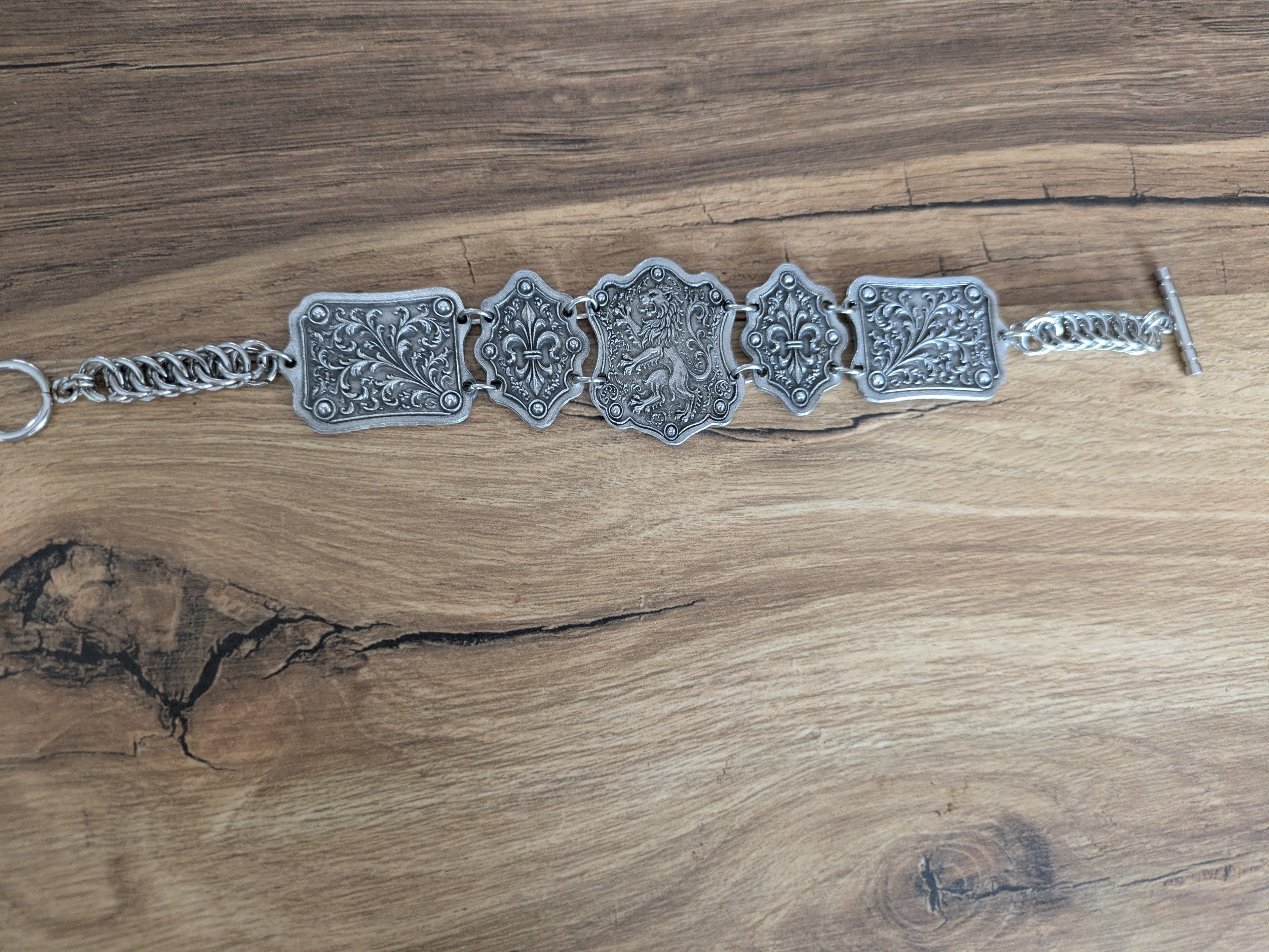 Bracelet Médiéval Blason Lion – Articulé Cotte de Maille Acier