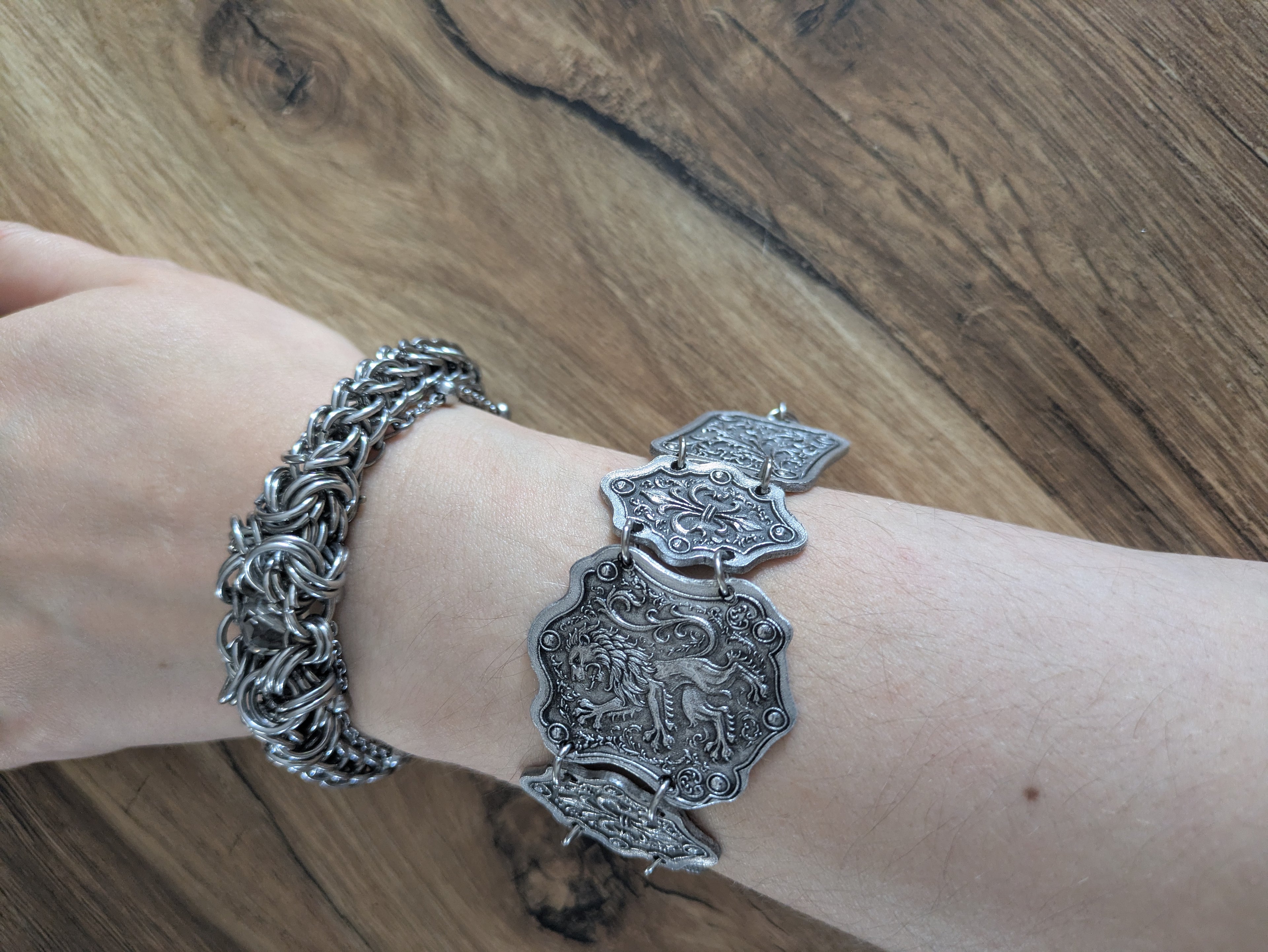 Bracelet Médiéval Blason Lion – Articulé Cotte de Maille Acier