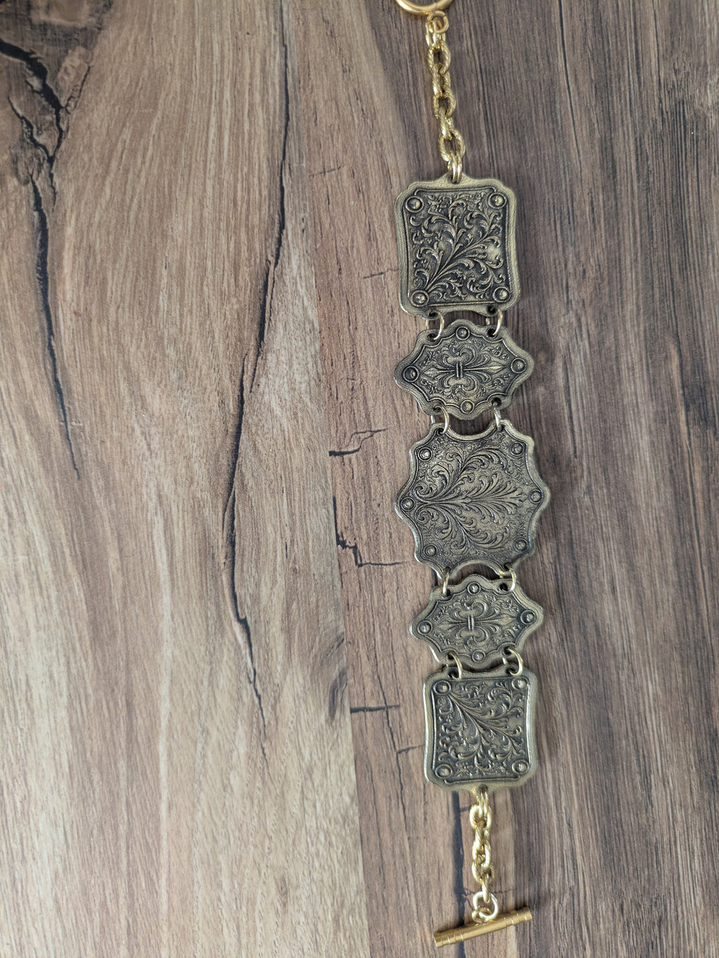 Bracelet Médiéval Laiton Acanthe – Articulé Cotte de Maille Doré