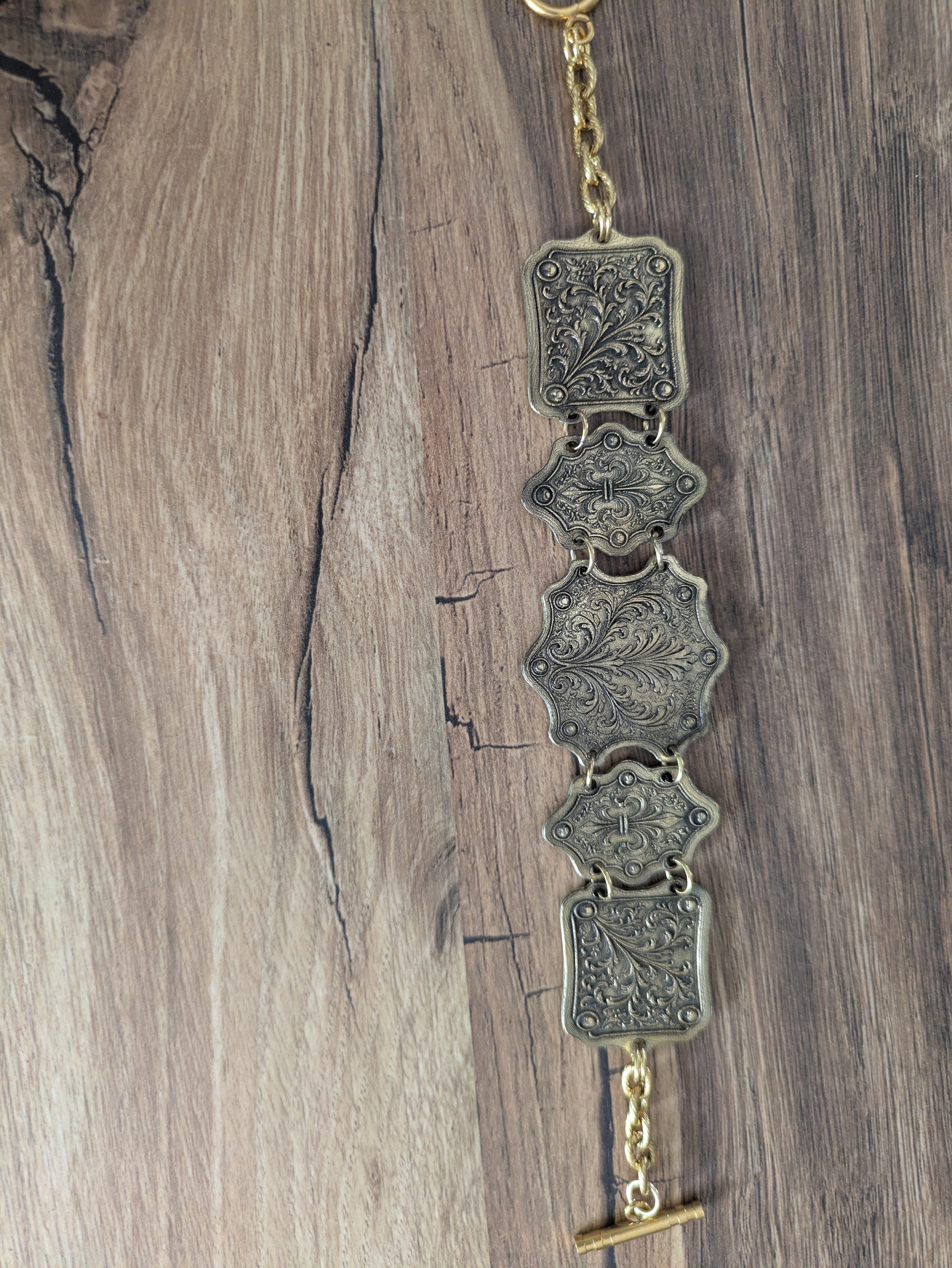 Bracelet Médiéval Laiton Acanthe – Articulé Cotte de Maille Doré
