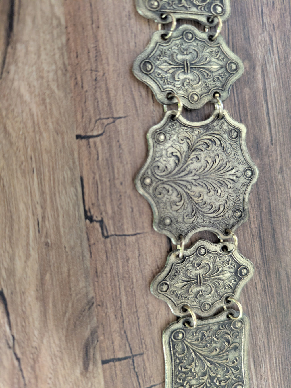 Bracelet Médiéval Laiton Acanthe – Articulé Cotte de Maille Doré