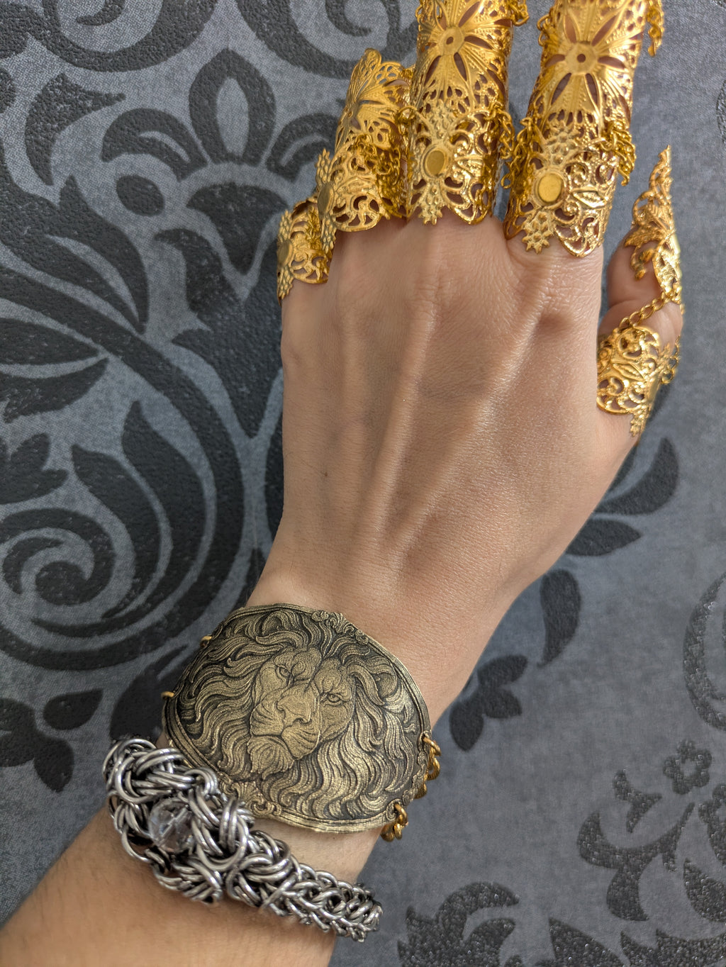 Bracelet Lion – Shield Cuff