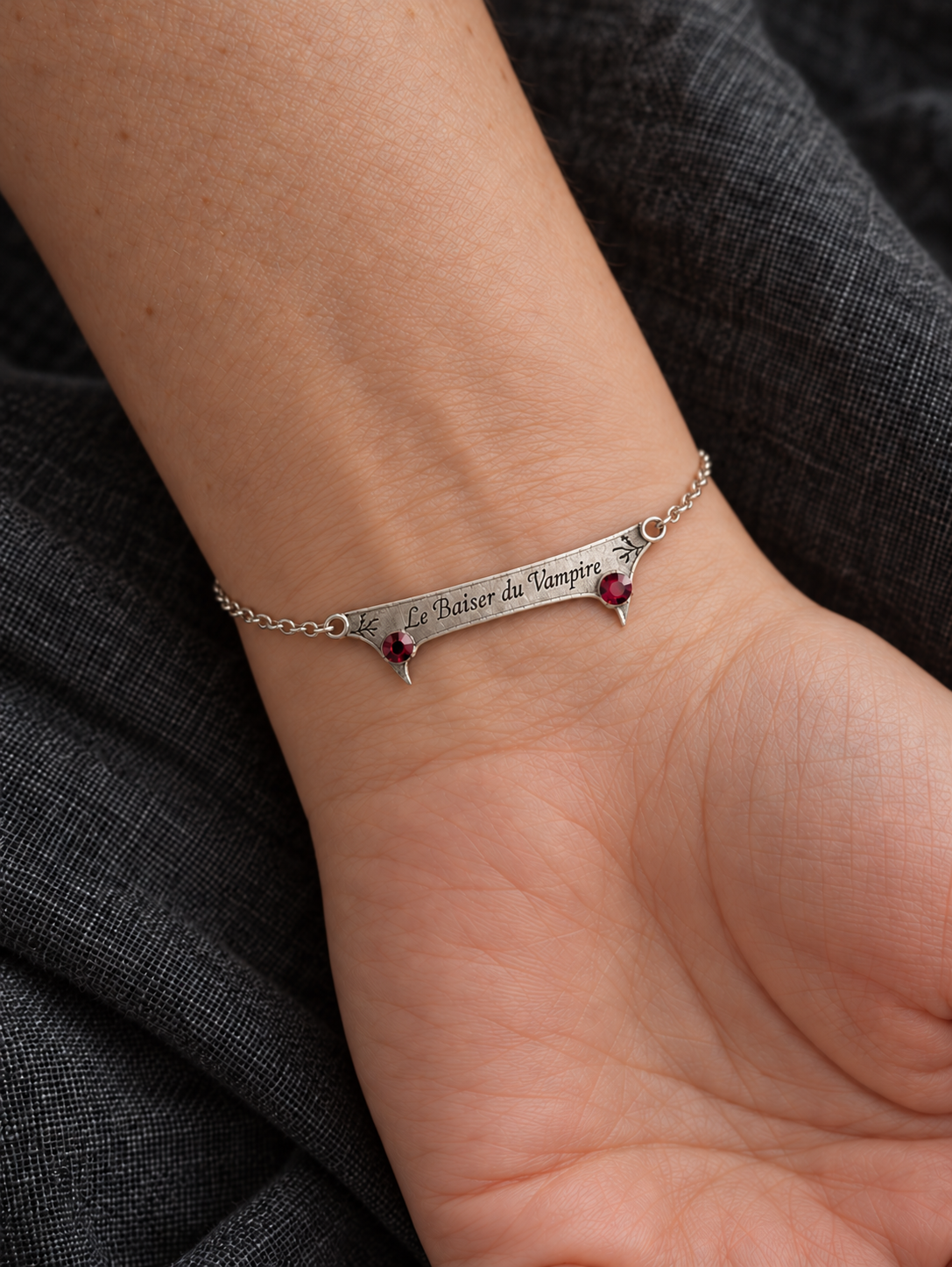 Le Baiser du Vampire – Collier/Bracelet Gothique Grenat Dark Romance & Vampirecore