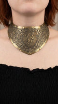 Collier Plastron Gorget – Blason Lion Héraldique Laiton